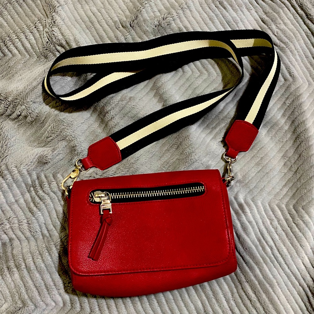 Express sporty cross body